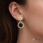 Stunning emerald drop earring